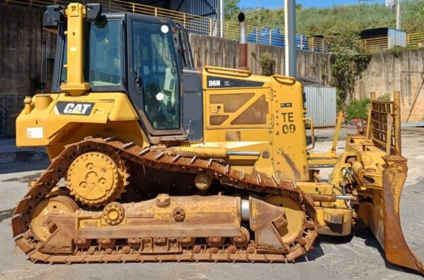 Trator de Esteiras D6NXL Caterpillar - Image 2