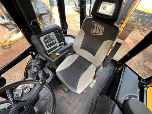 Retroescavadeira 3CX JCB - Imagem 2