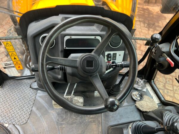 Retroescavadeira 3CX JCB - Imagem 3