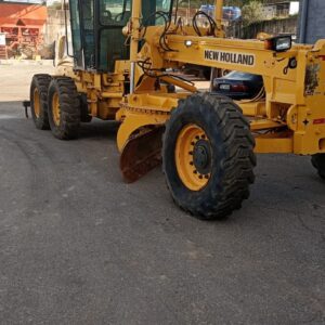 Motoniveladora RG140B New Holland