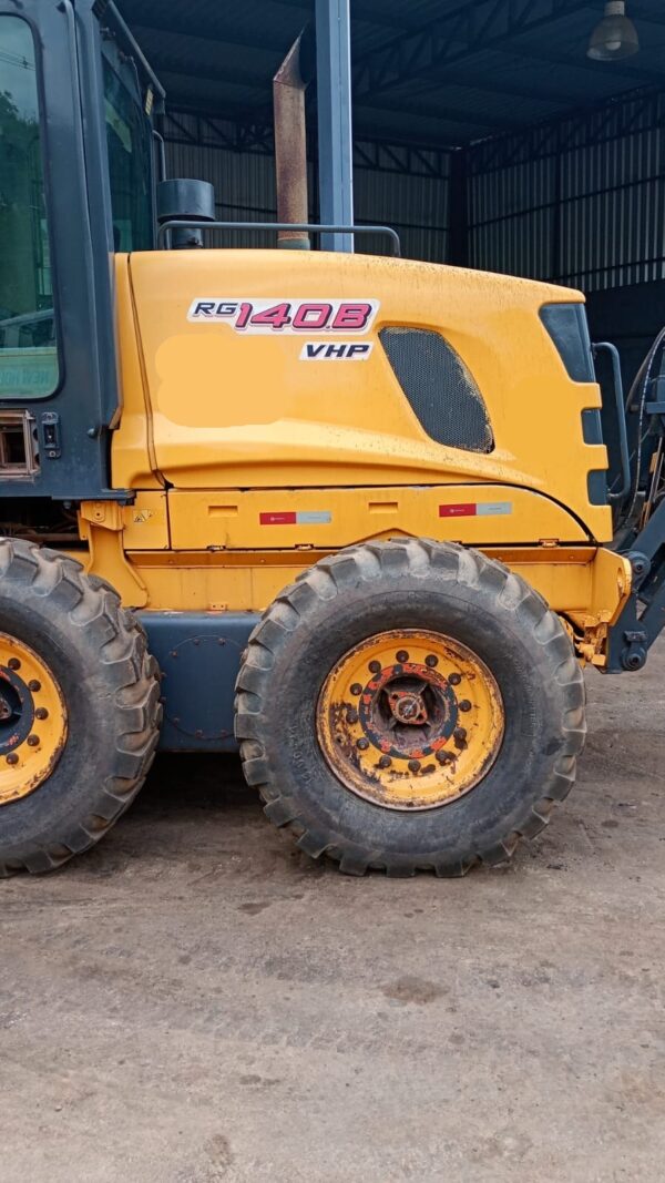 Motoniveladora RG140B New Holland - Image 4