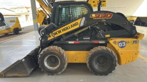Minicarregadeira New Holland Construction L330