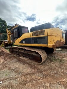 Escavadeira Hidráulica de Esteiras Caterpillar 330
