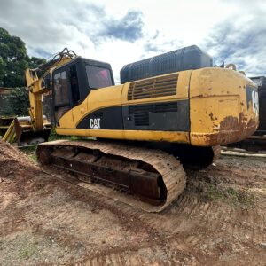 Escavadeira Hidráulica de Esteiras Caterpillar 330