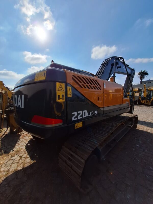 Escavadeira Hyundai R220LC-9S - Imagem 2