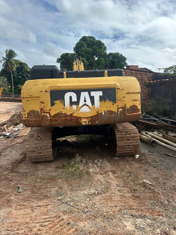 Escavadeira Hidráulica de Esteiras Caterpillar 330 - Imagem 2
