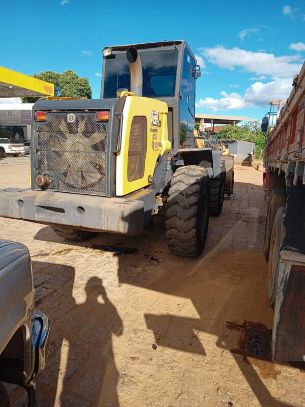 Pá Carregadeira W12D New Holland Construction - Imagem 2