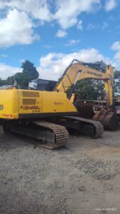 Escavadeira 245C New Holland Construction