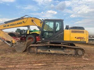 Escavadeira 215C EVO New Holland Construction