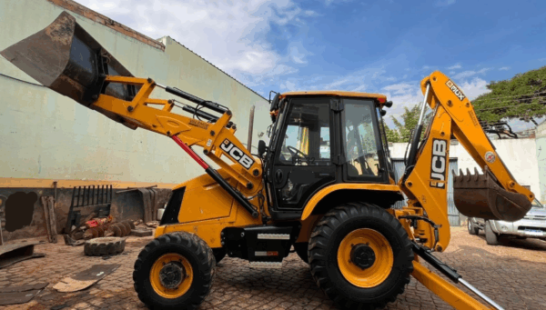 Retroescavadeira 3CX JCB