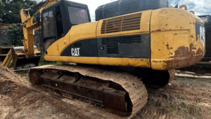 Escavadeira Hidráulica de Esteiras Caterpillar 330