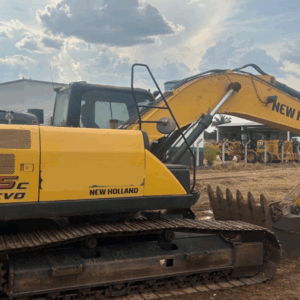 Escavadeira 215C EVO New Holland Construction