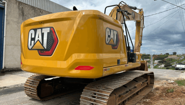 Escavadeira Caterpillar 320