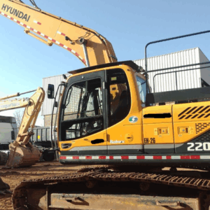 Escavadeira Hyundai Long Reach R220