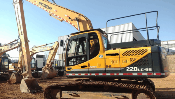 Escavadeira Hyundai Long Reach R220