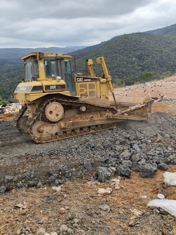 Trator de Esteira Caterpillar D6R-XL - Imagem 4
