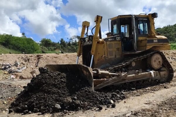 Trator de Esteira Caterpillar D6R-XL - Imagem 2