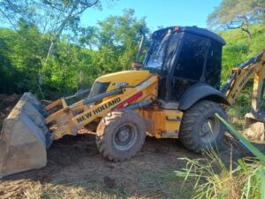 Retroescavadeira B110B New Holland