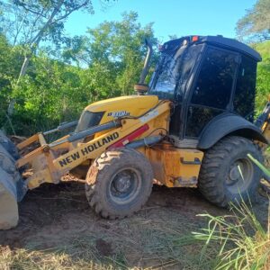 Retroescavadeira B110B New Holland